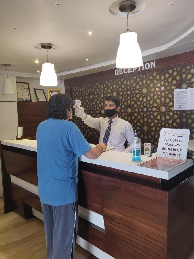 Hotel Grand Pragati Surat Ngoại thất bức ảnh