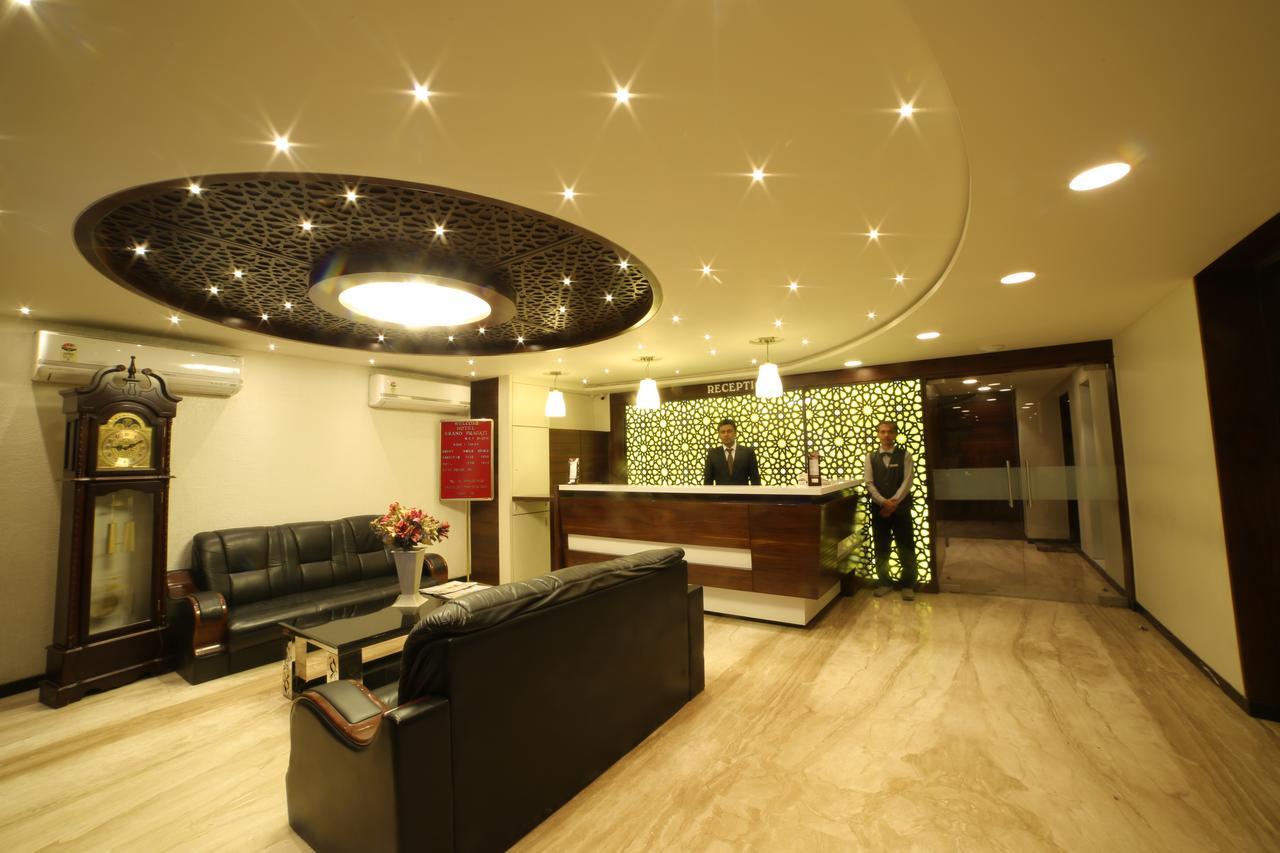Hotel Grand Pragati Surat Ngoại thất bức ảnh