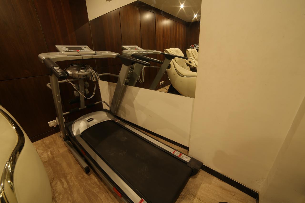 Hotel Grand Pragati Surat Ngoại thất bức ảnh