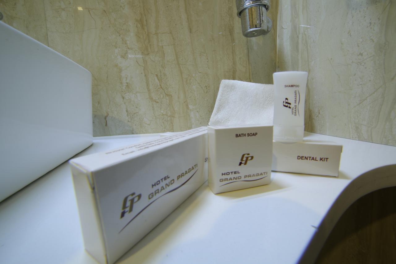 Hotel Grand Pragati Surat Ngoại thất bức ảnh