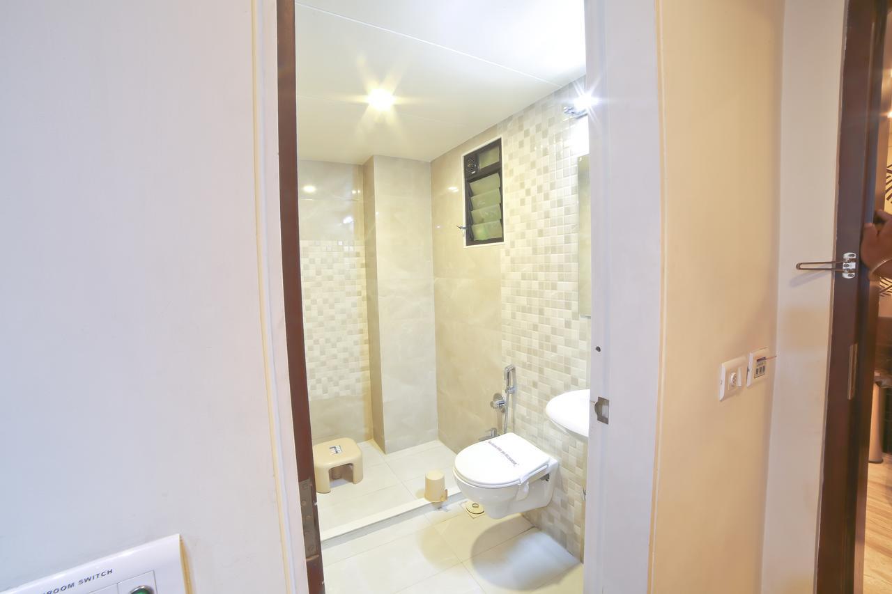 Hotel Grand Pragati Surat Ngoại thất bức ảnh